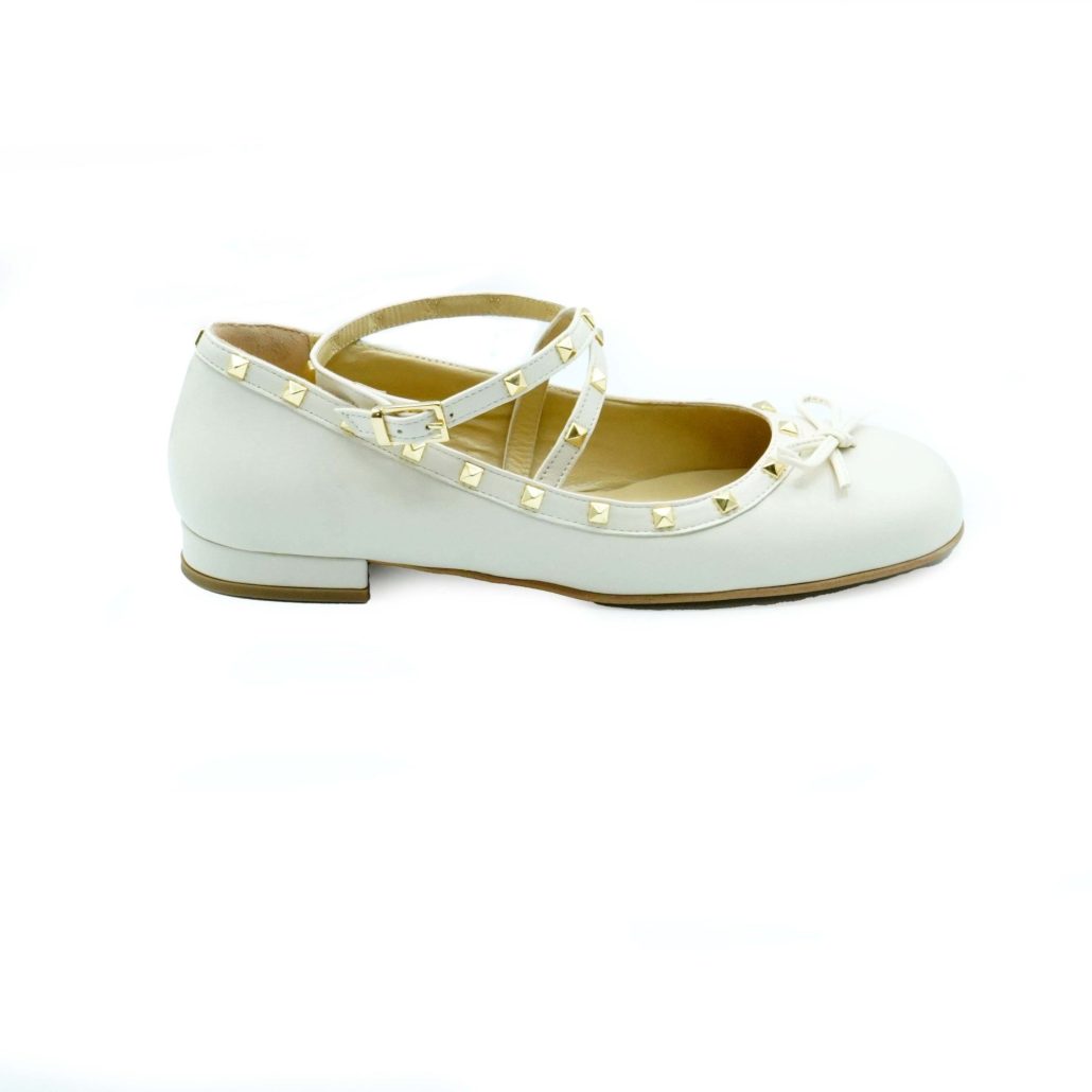 Lea Gu ballerina in nappa, allacciatura frontale alla caviglia con borchie, tacco 10 mm 2025