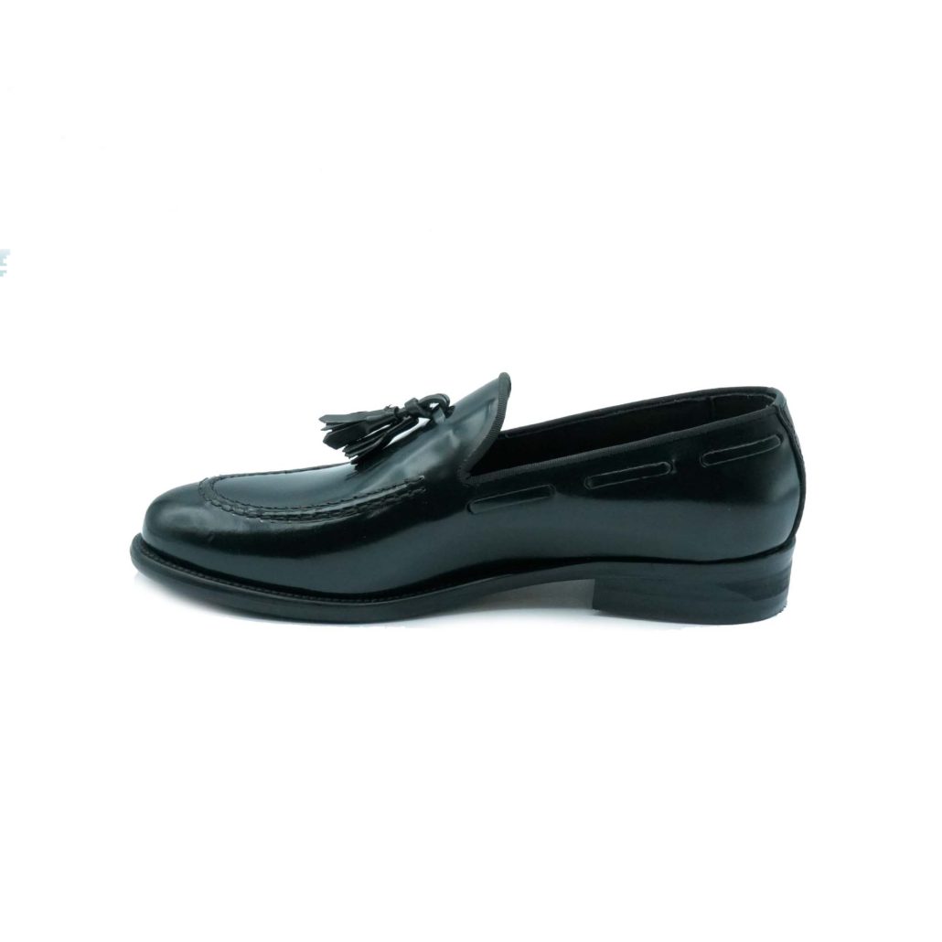Lea Gu mocassino in vitello abrasivato, nappine frontali, tacco 25mm Outlet