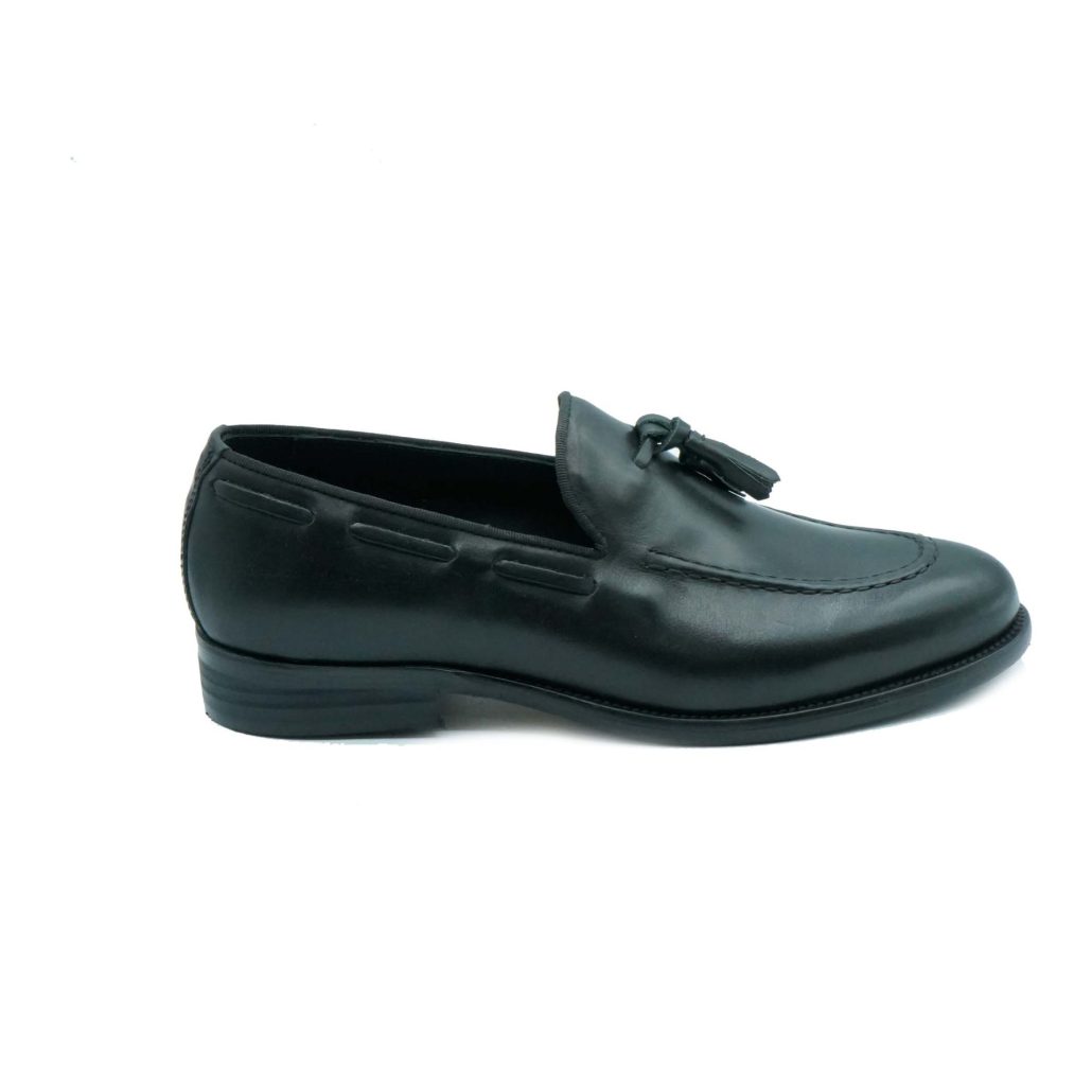 Lea Gu mocassino in vitello, nappine frontali, tacco 25mm Saldi