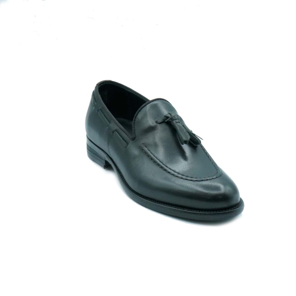 Lea Gu mocassino in vitello, nappine frontali, tacco 25mm Saldi
