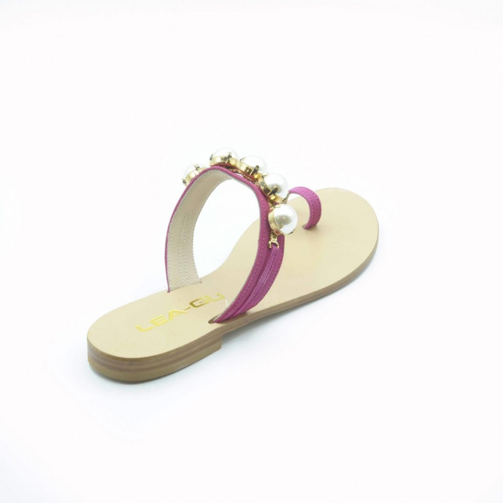 Lea Gu infradito in camoscio, fascia con perle frontale, tacco 15 mm Consegna Veloce