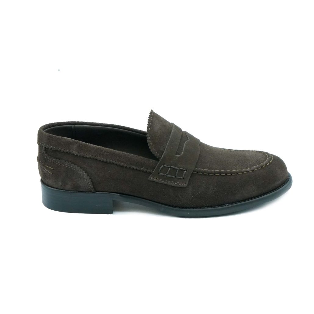 Lea Gu mocassino in camoscio, bocca di leone frontale, tacco 25mm Novità