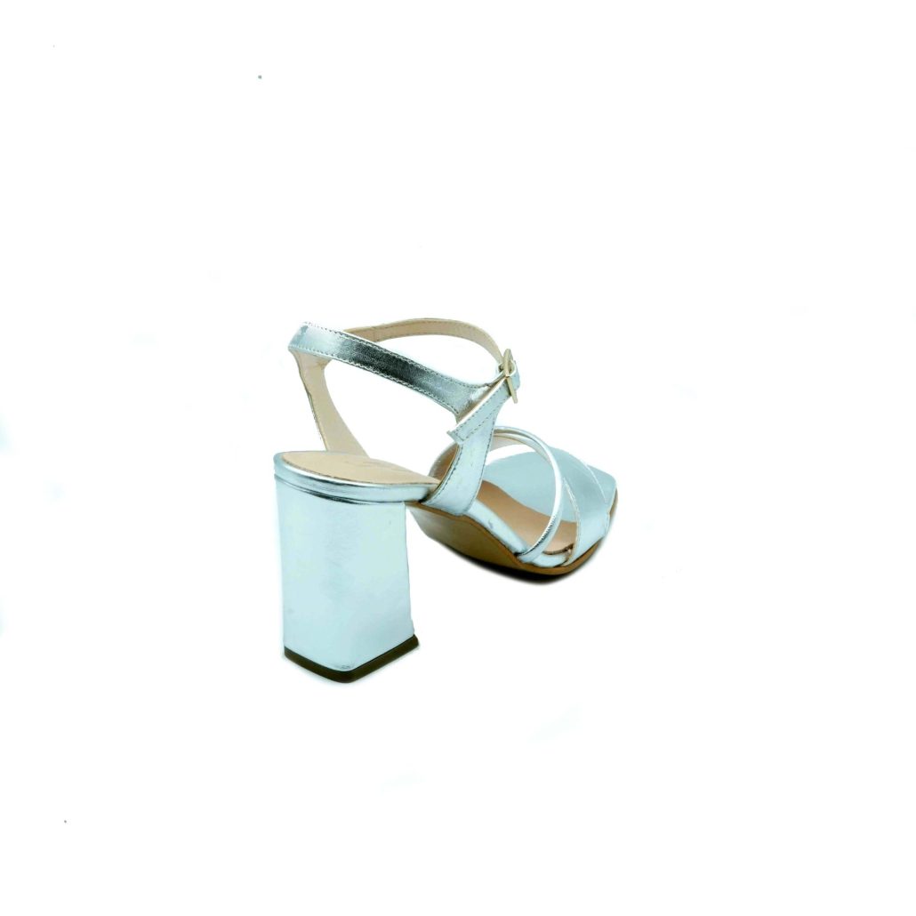 Lea Gu sandalo in nappa, doppia fascia frontale, punta quadrata, chiusura sul collo del piede, tacco ricoperto 80mm 2025