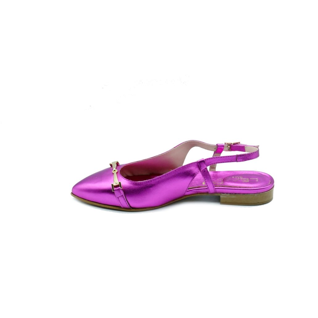 Lea Gu slingback in nappa laminata, accessorio frontale, tacco 10mm Sottocosto