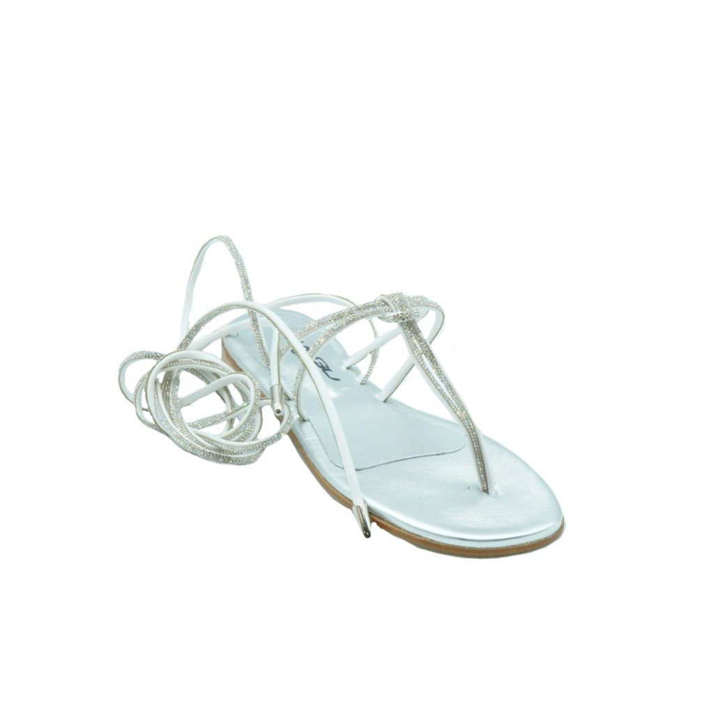 Lea Gu sandalo infradito in nappa laminata con strass, allacciatura al polpaccio, tacco 10 mm In Linea