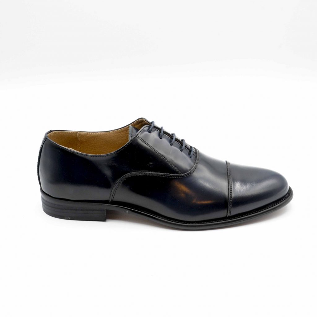 Lea Gu scarpa in vitello abrasivato con allacciatura frontale e taglio in punta, tacco 25 mm Online