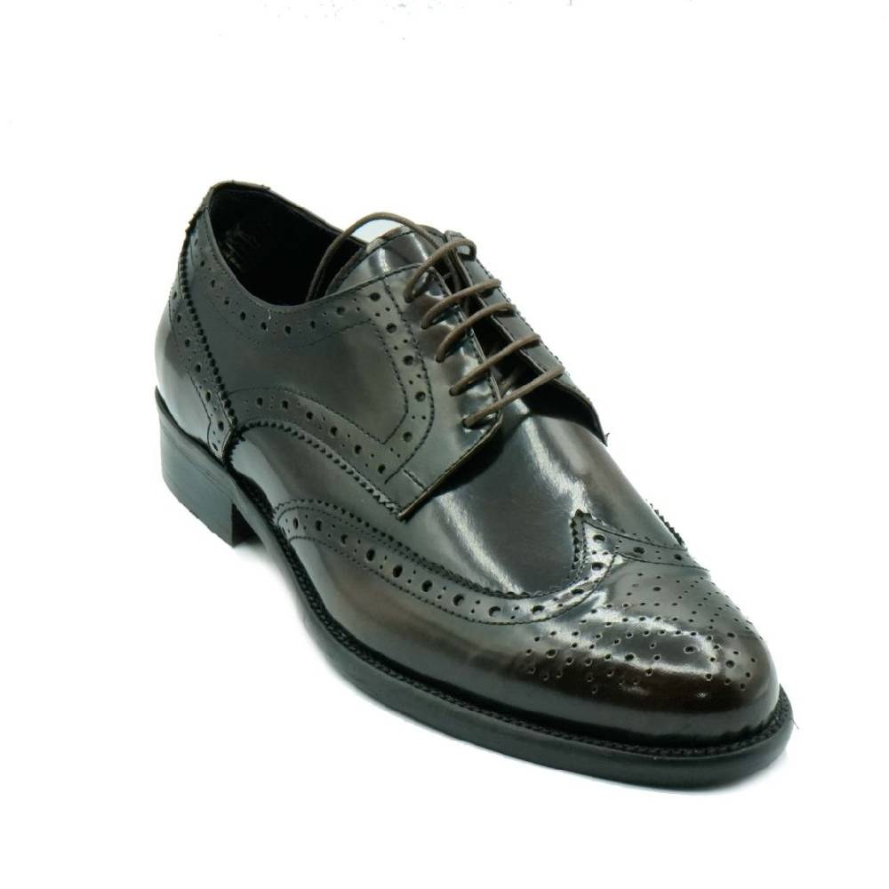 Lea Gu scarpa in vitello abrasivato, allacciatura frontale, lavorazione in punta, tacco 25mm In Vendita