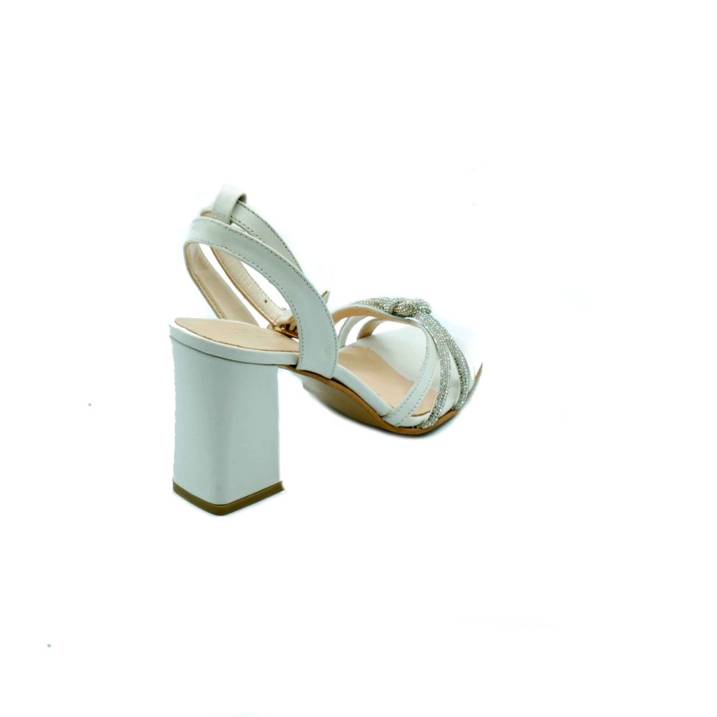Lea Gu sandalo in nappa, incrocio e nodo frontale con strass, punta quadrata, tacco ricoperto 80 mm In Saldo