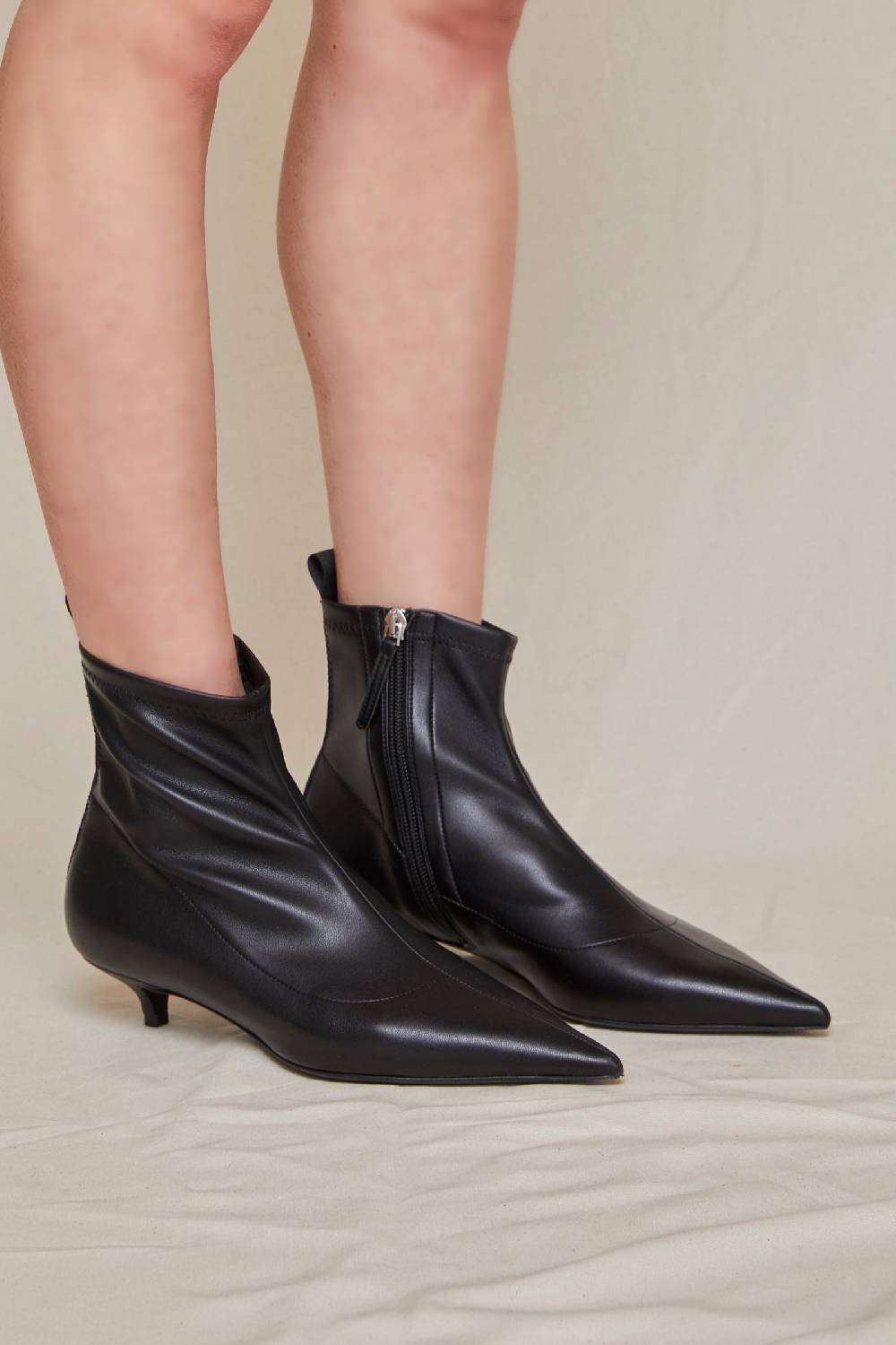 Kalliste K30 KITTEN HEEL BOOTS BLACK Vendite Flash