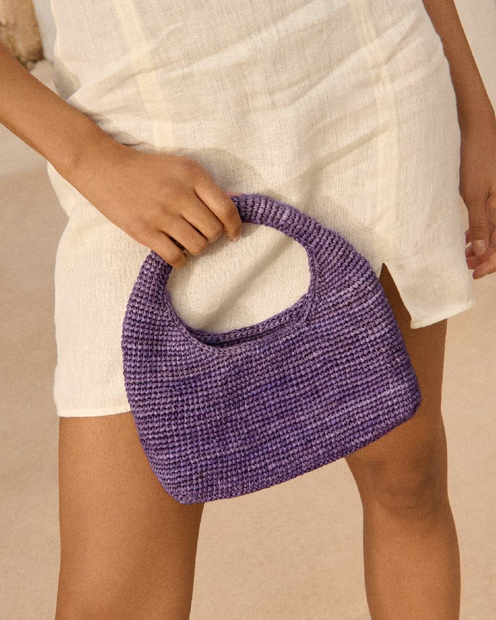 Manebí Raffia Halfmoon Bag - Summer Purple Consegna Veloce
