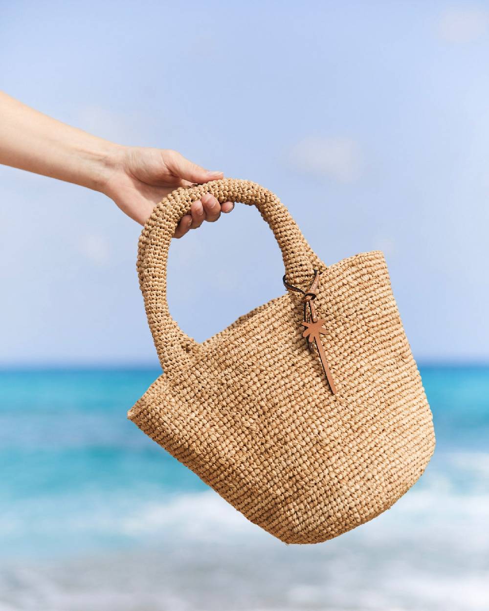 Manebí Raffia Summer Bag Medium - Palm Leather Tag Tan Offerta