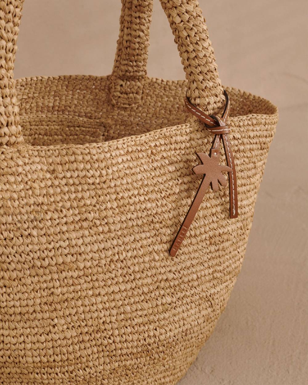 Manebí Raffia Summer Bag Medium - Palm Leather Tag Tan Offerta