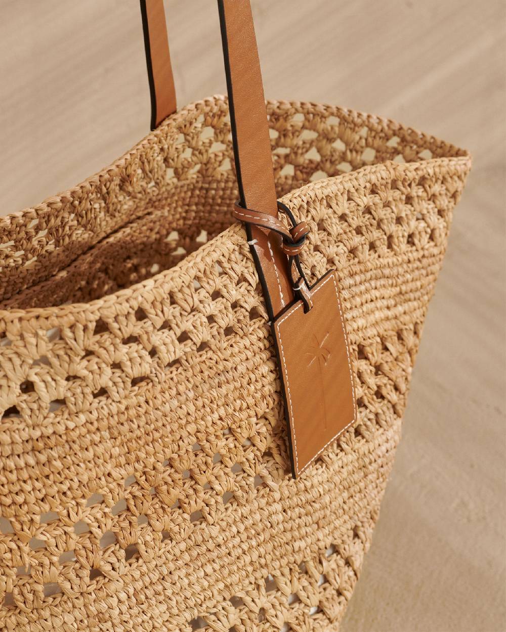 Manebí Weaving Raffia \u0026 Leather Basket Bag - Leather Tag Vendita Calda
