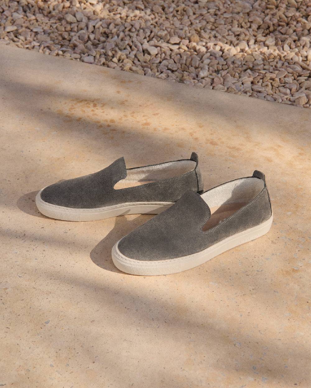 Manebí Suede Slip On - Carbon Grey Offerte