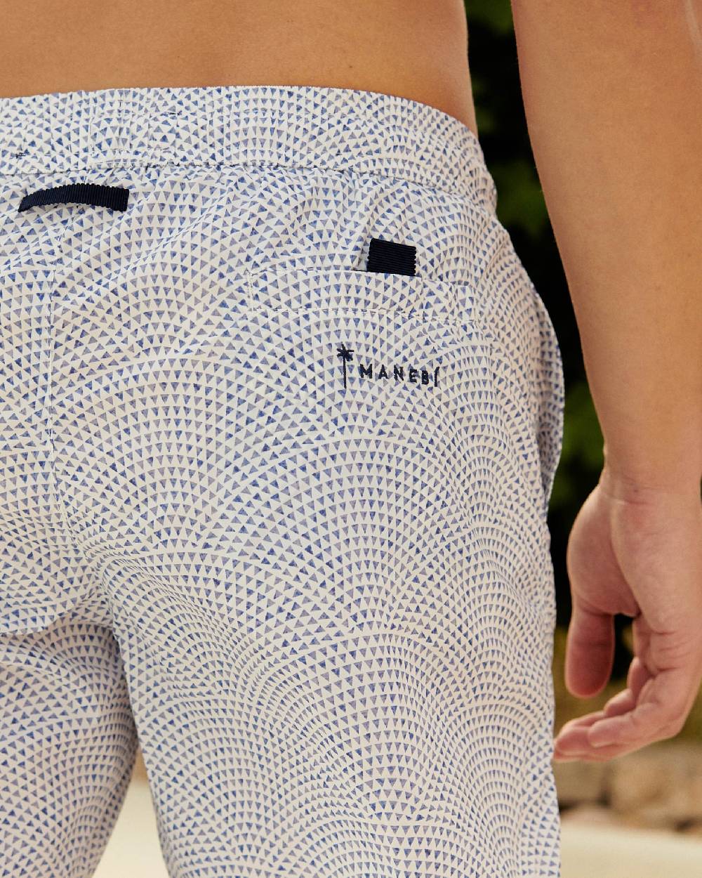 Manebí Printed Radial Triangles Swim Shorts - Recycled Ultra Light White \u0026 Triangles Vendite Flash