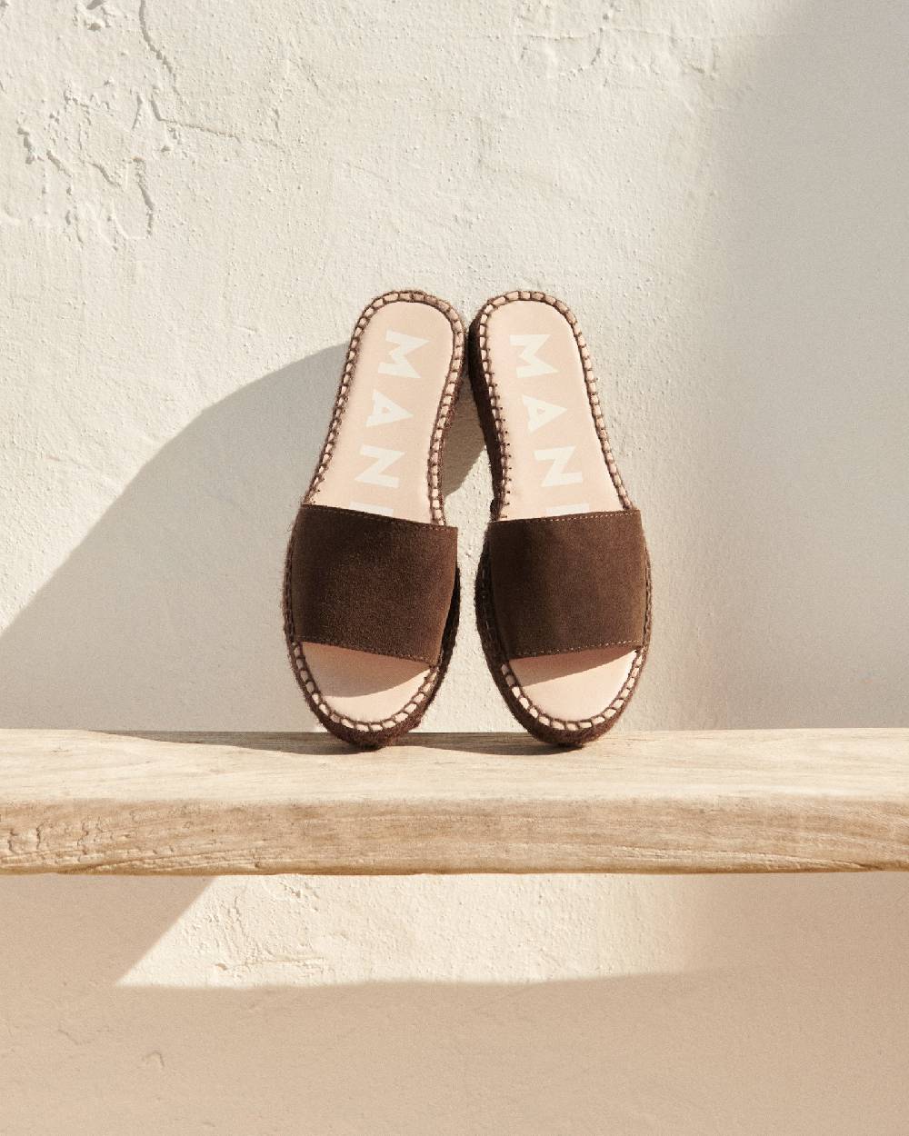Manebí Suede Double Sole Slides - Hamptons Cocoa On Tone Promozione