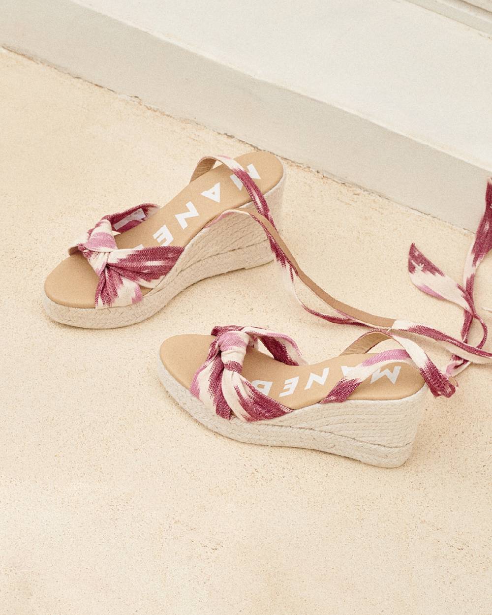 Manebí Dyed Cotton Wedge Espadrilles|With Knot - Tulum Pink And White Ikat Affare Del Giorno