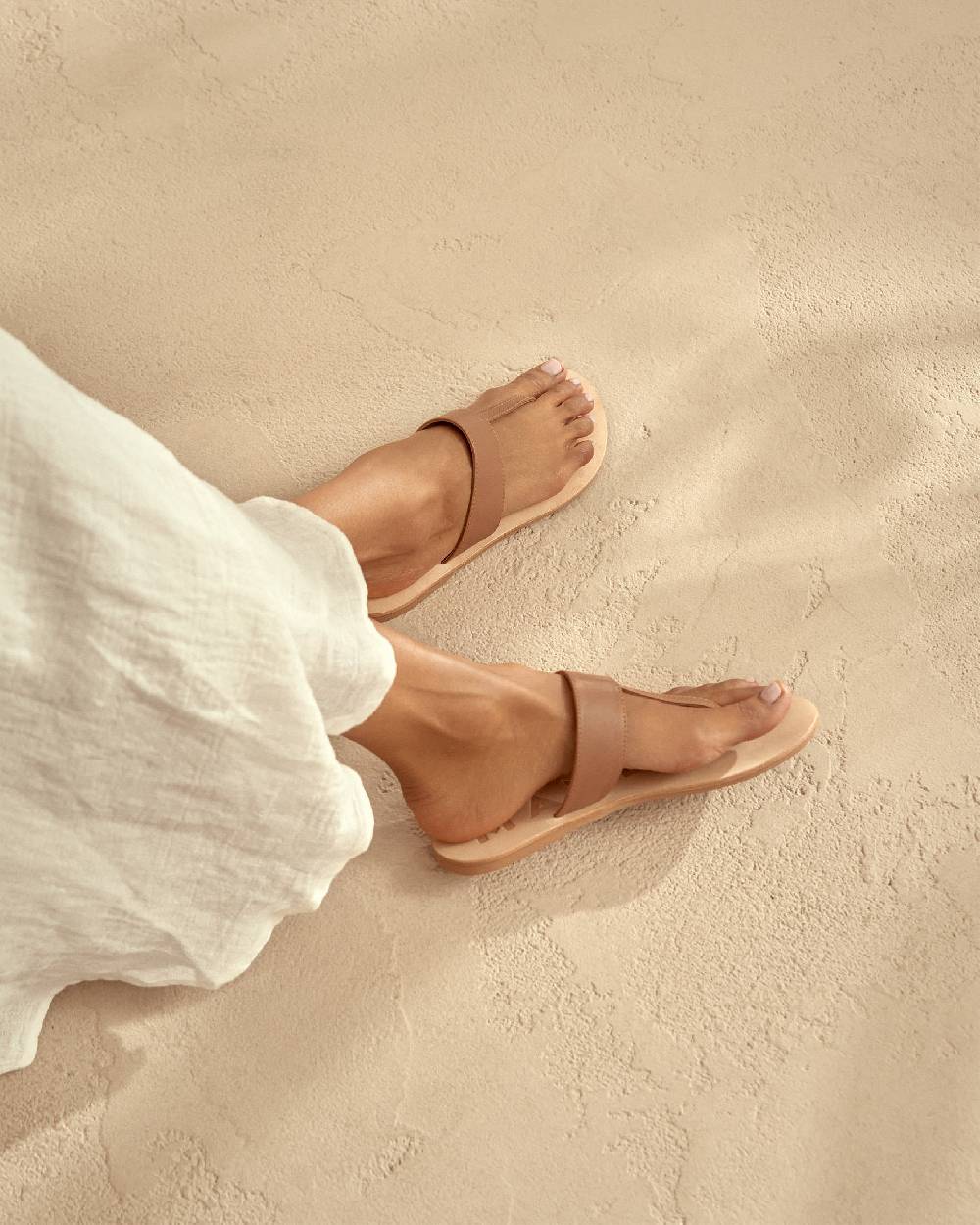 Manebí Leather Sandals - Canyon Tan Thongs Novità