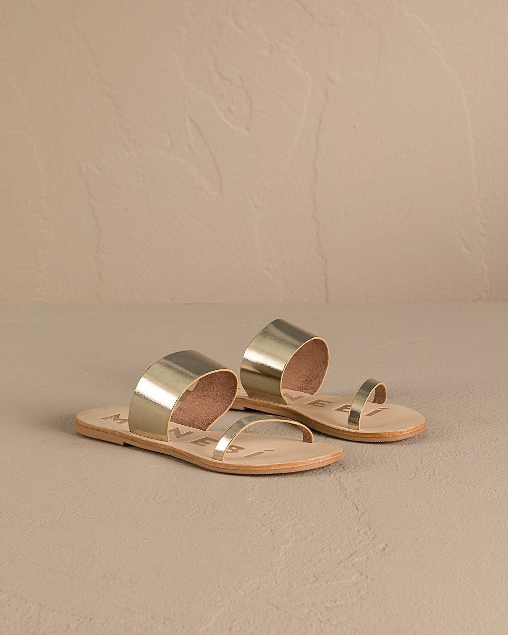 Manebí Leather Two Bands Sandals - Platinum Offerta