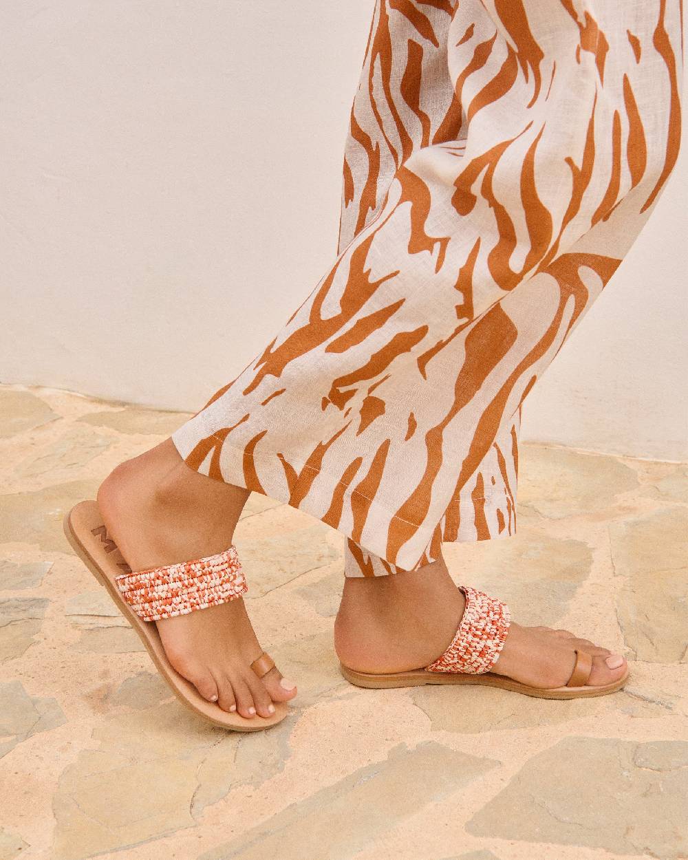 Manebí Raffia \u0026 Leather|Toe Ring Sandals - Orange Rust \u0026 Natural Mélange Offerte