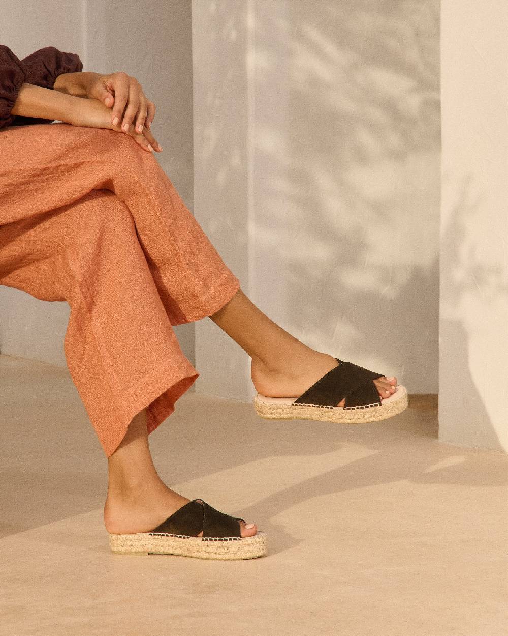 Manebí Suede Double Sole|Crossed Bands Sandals - Cocoa Vendita Economica
