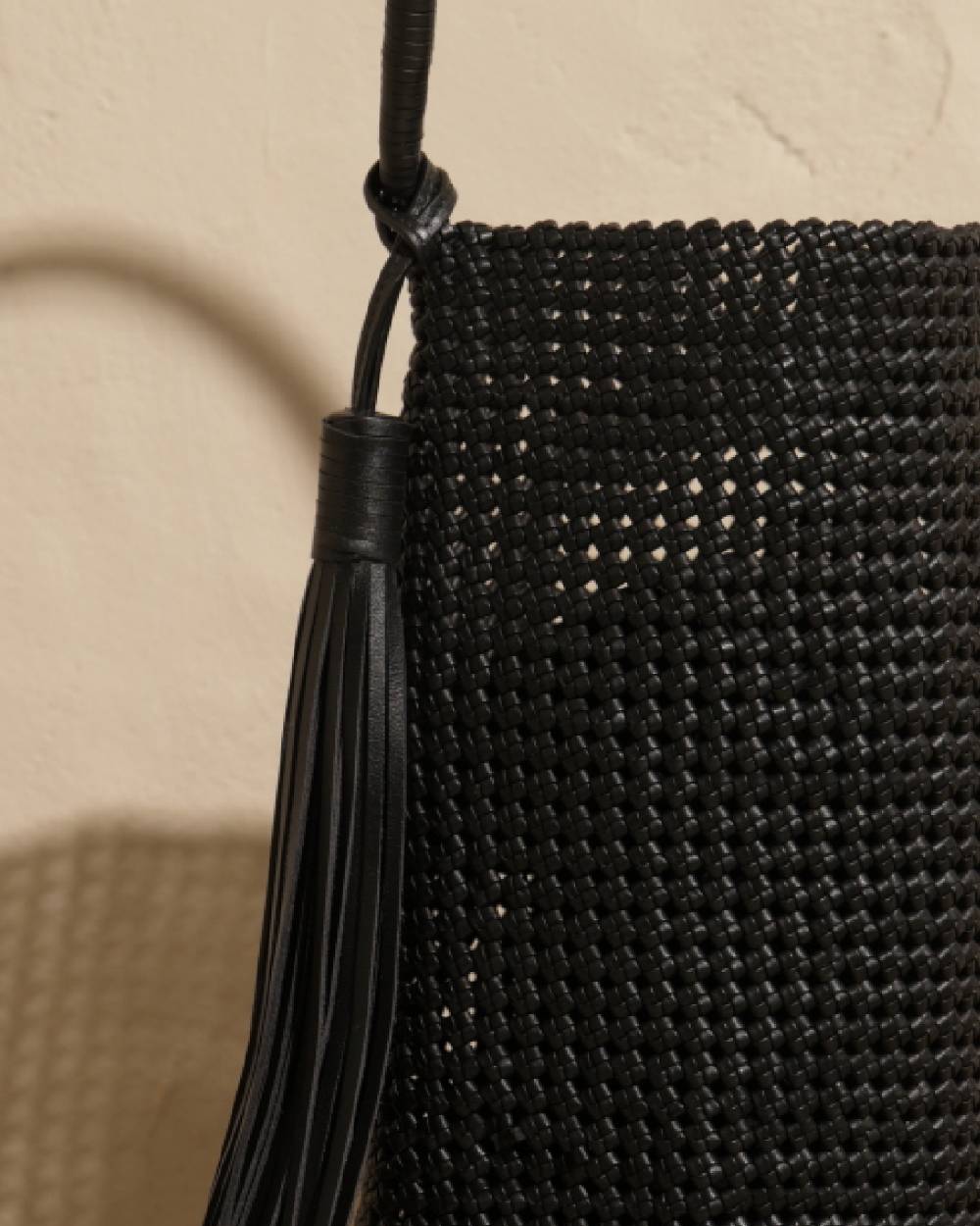 Manebí Borsa a Secchiello Intrecciata in Pelle - Black Fino Al -60%