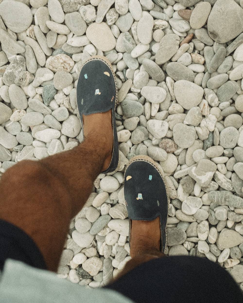 Manebí Espadrillas in Pelle Scamosciata - Portofino Dry Gin X Manebí Patriot Blue con Ricami Multicolor Online