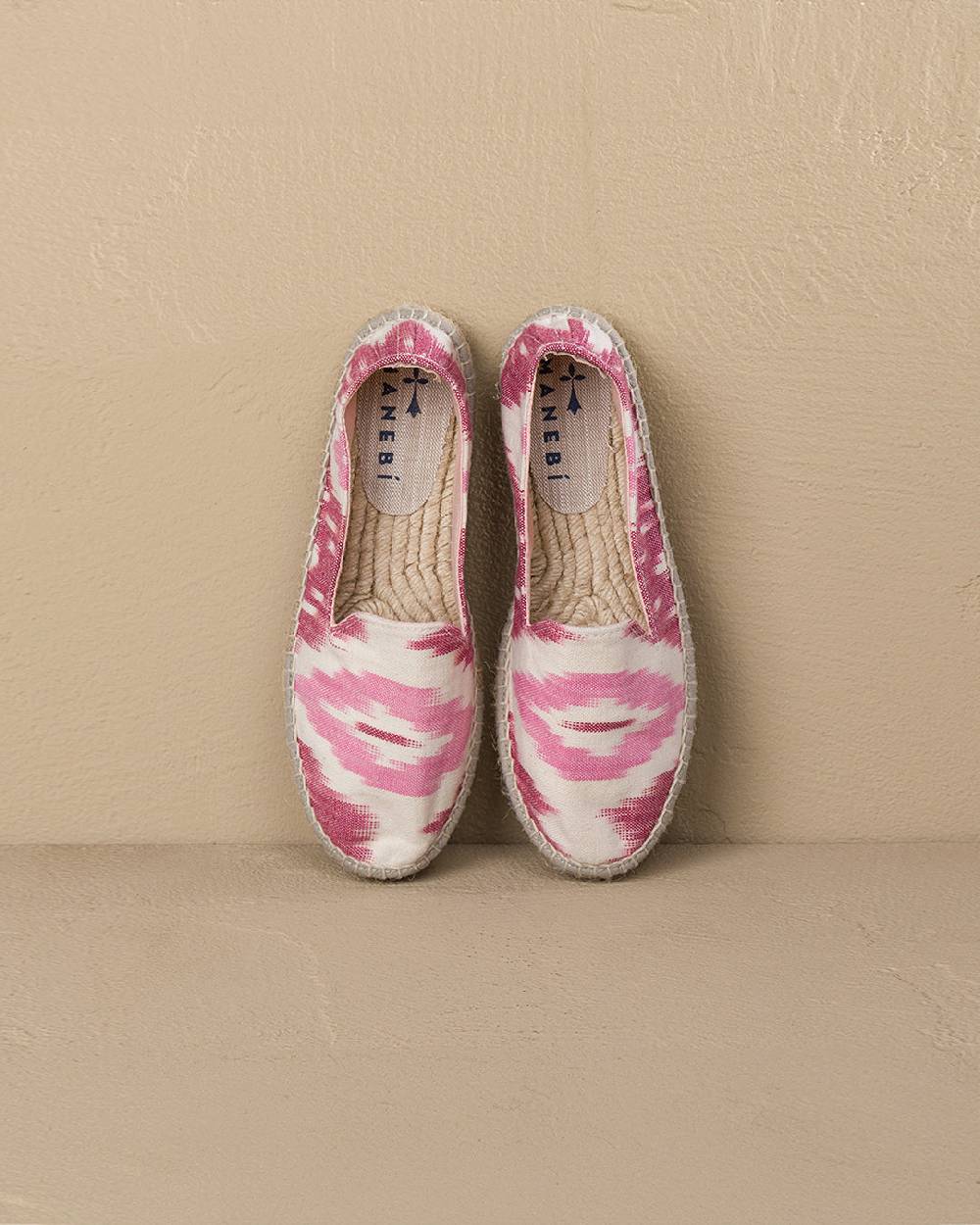 Manebí Dyed Cotton Flat Espadrilles - Tulum Pink And White Ikat Negozi Online