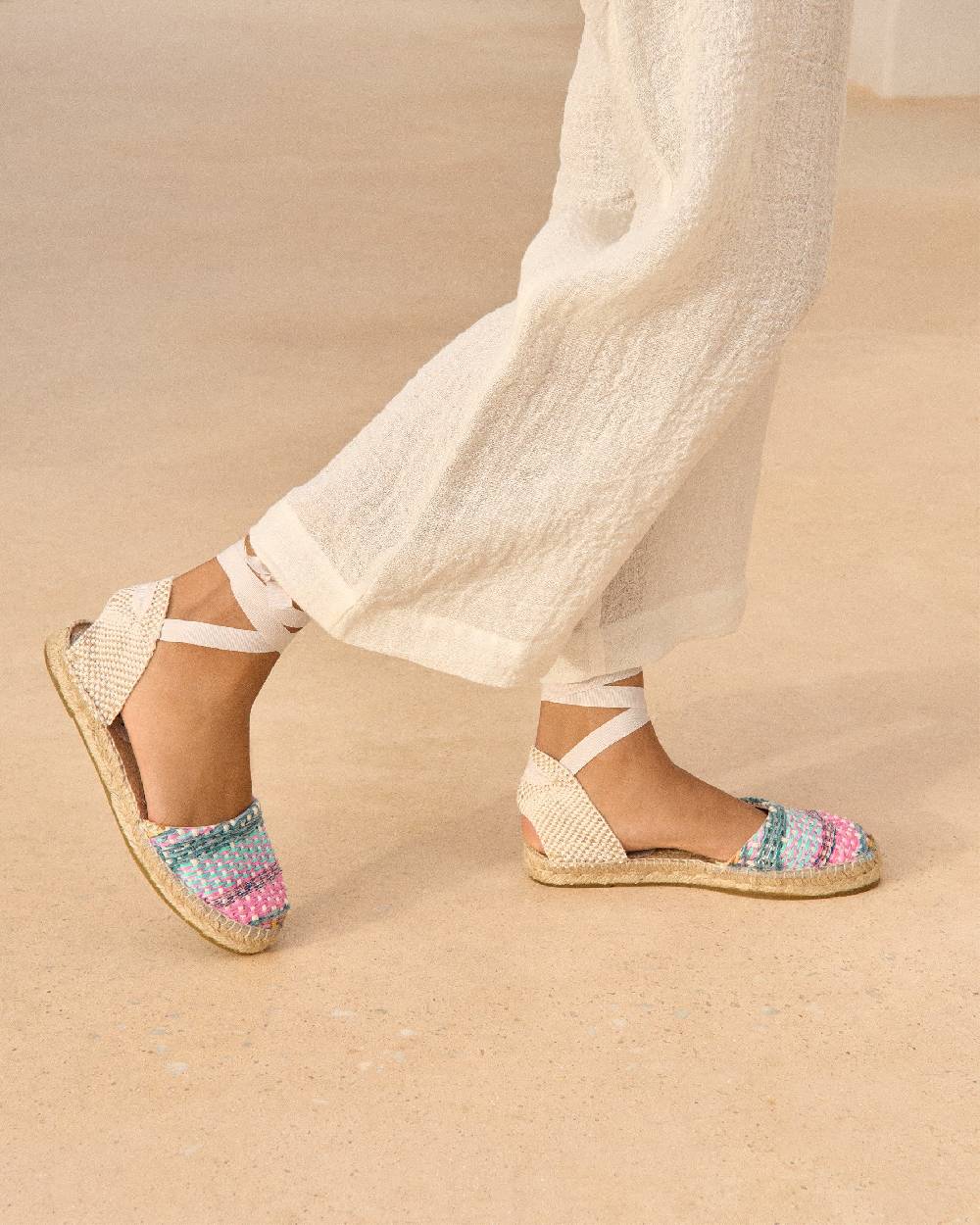 Manebí Raffia Flat Valenciana Espadrilles - Acapulco Fucsia Blue Mix Vendita Economica