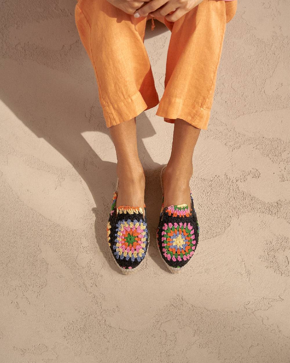 Manebí Cotton Crochet Mules - Yucatán Orange And Pink On Black Soddisfazione Garantita