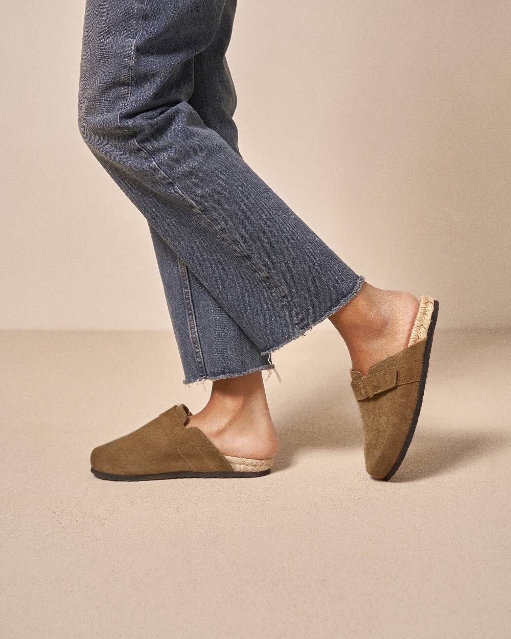 Manebí Suede Clog Mules - Hamptons Kaki Green Affare Del Giorno