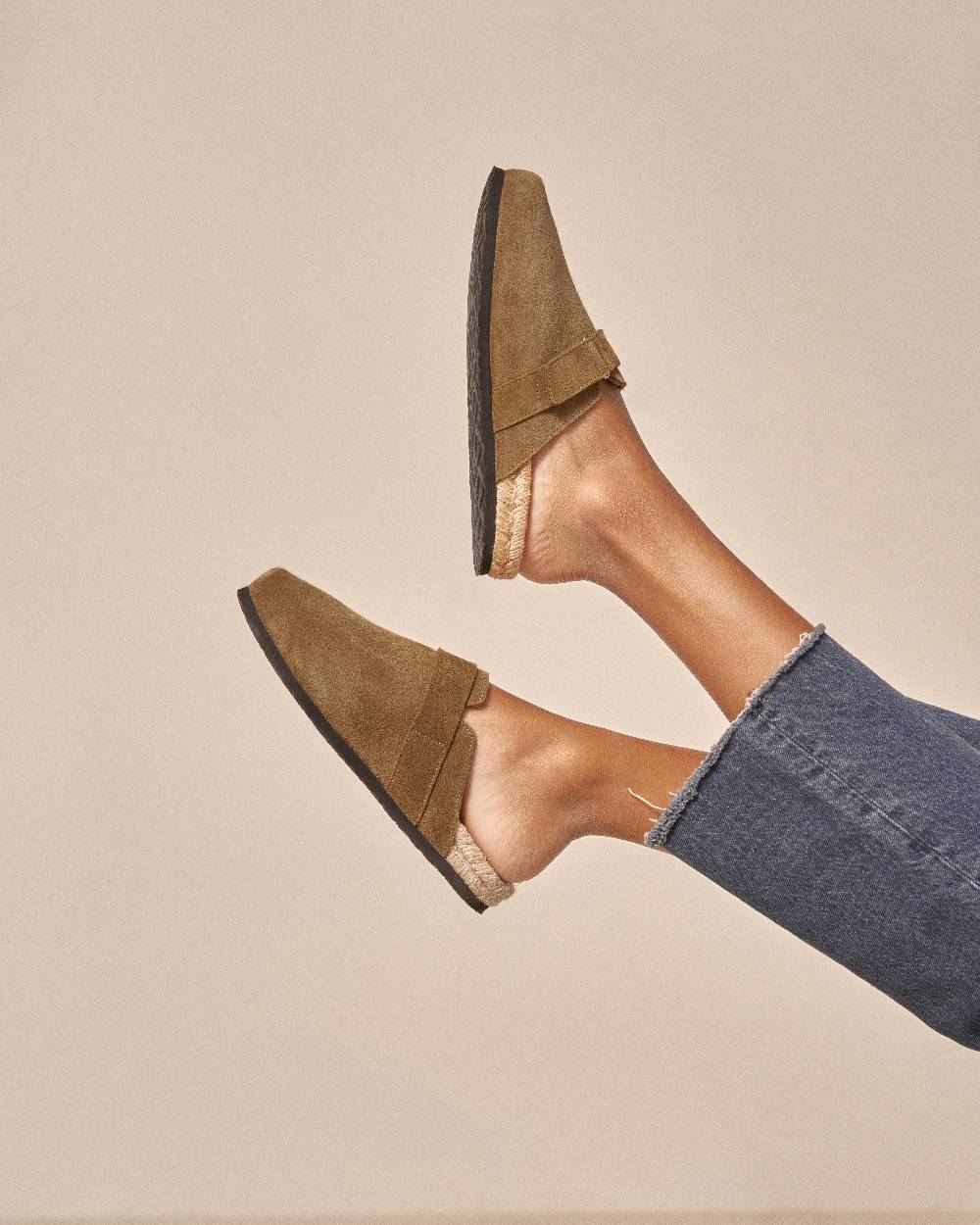 Manebí Suede Clog Mules - Hamptons Kaki Green Affare Del Giorno