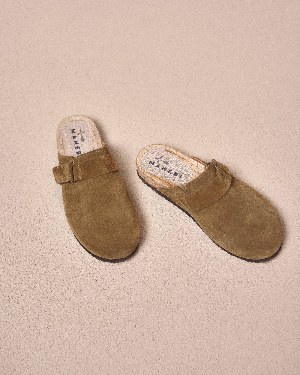 Manebí Suede Clog Mules - Hamptons Kaki Green Affare Del Giorno