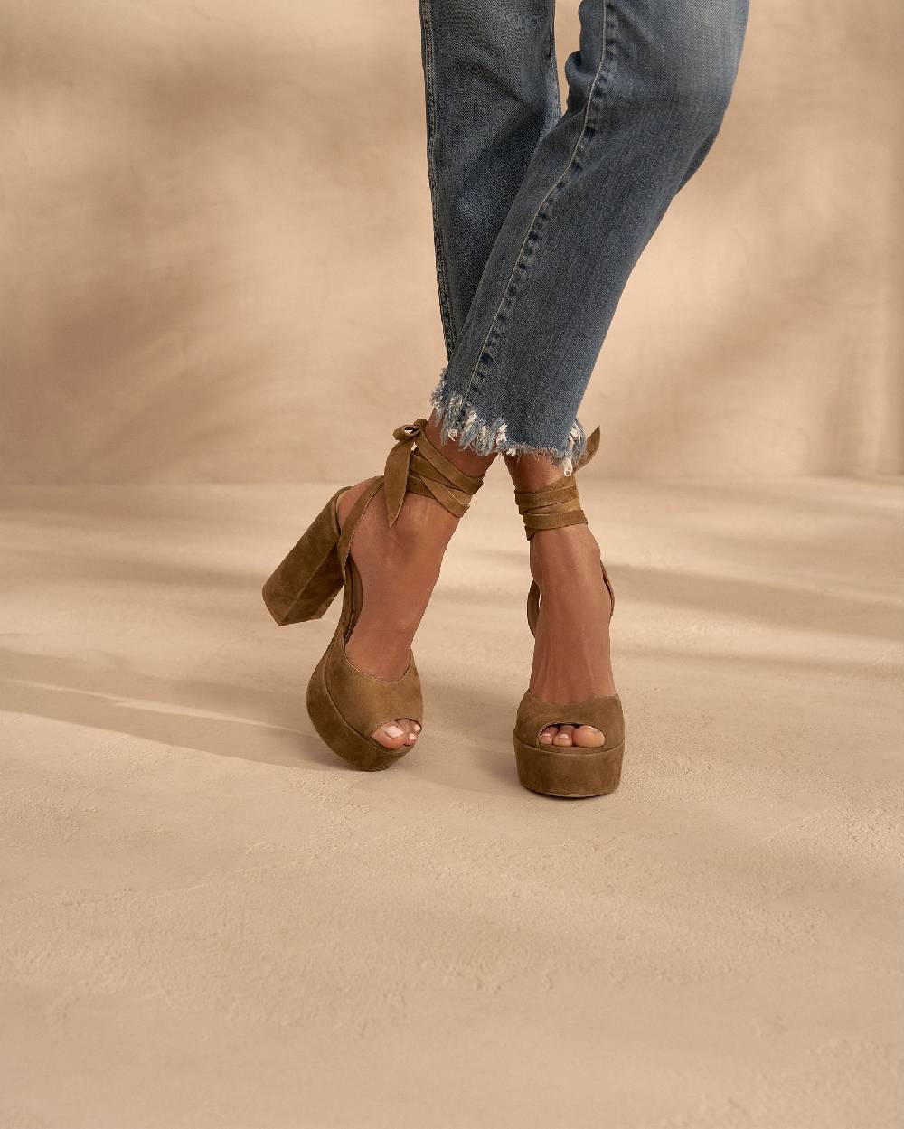 Manebí Bellini Suede Platforms Sandals - Tie-Up Tobacco Italia