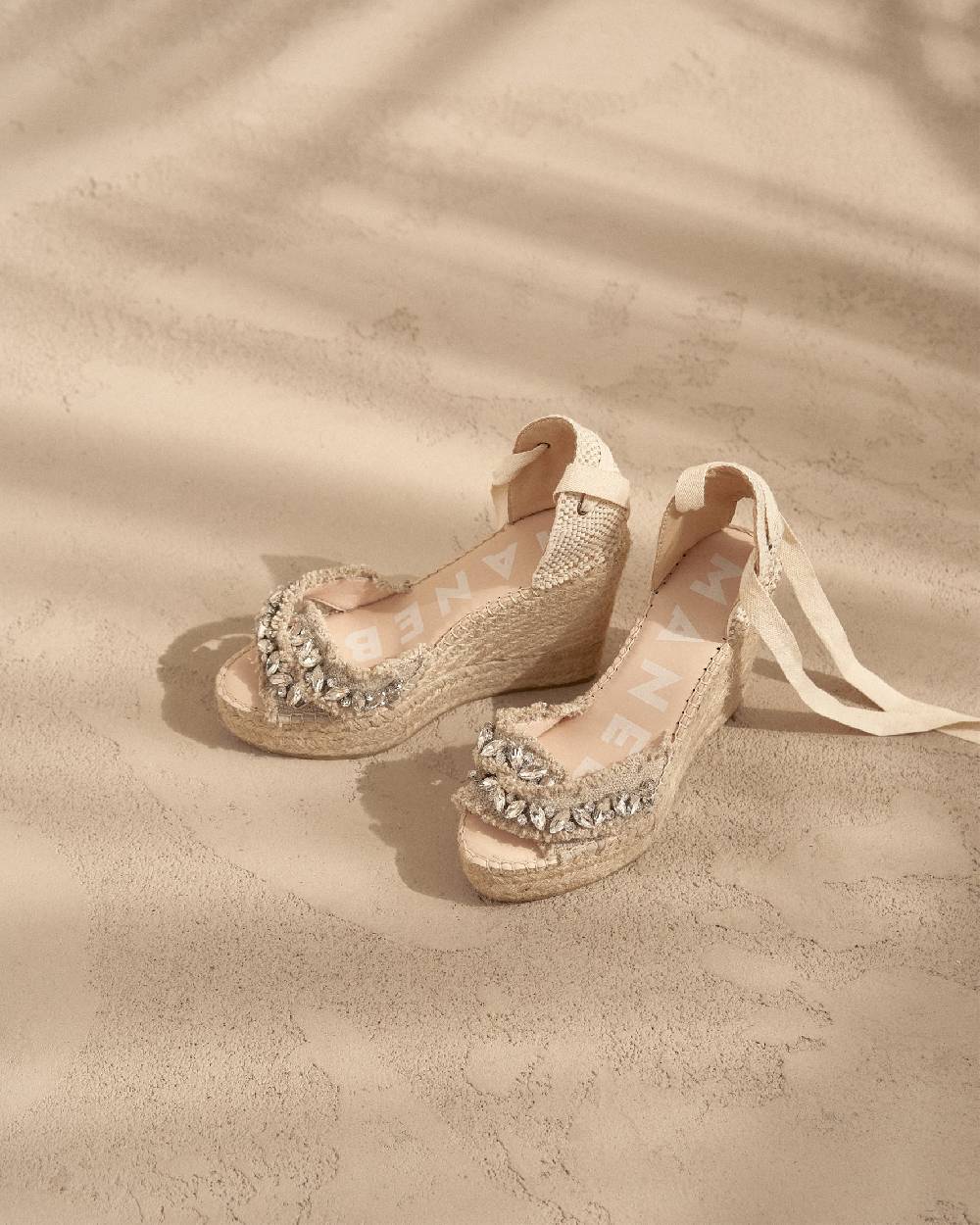 Manebí Organic Hemp with Crystals|Crossed Wedges Valenciana - Capri Natural With Gems 2025