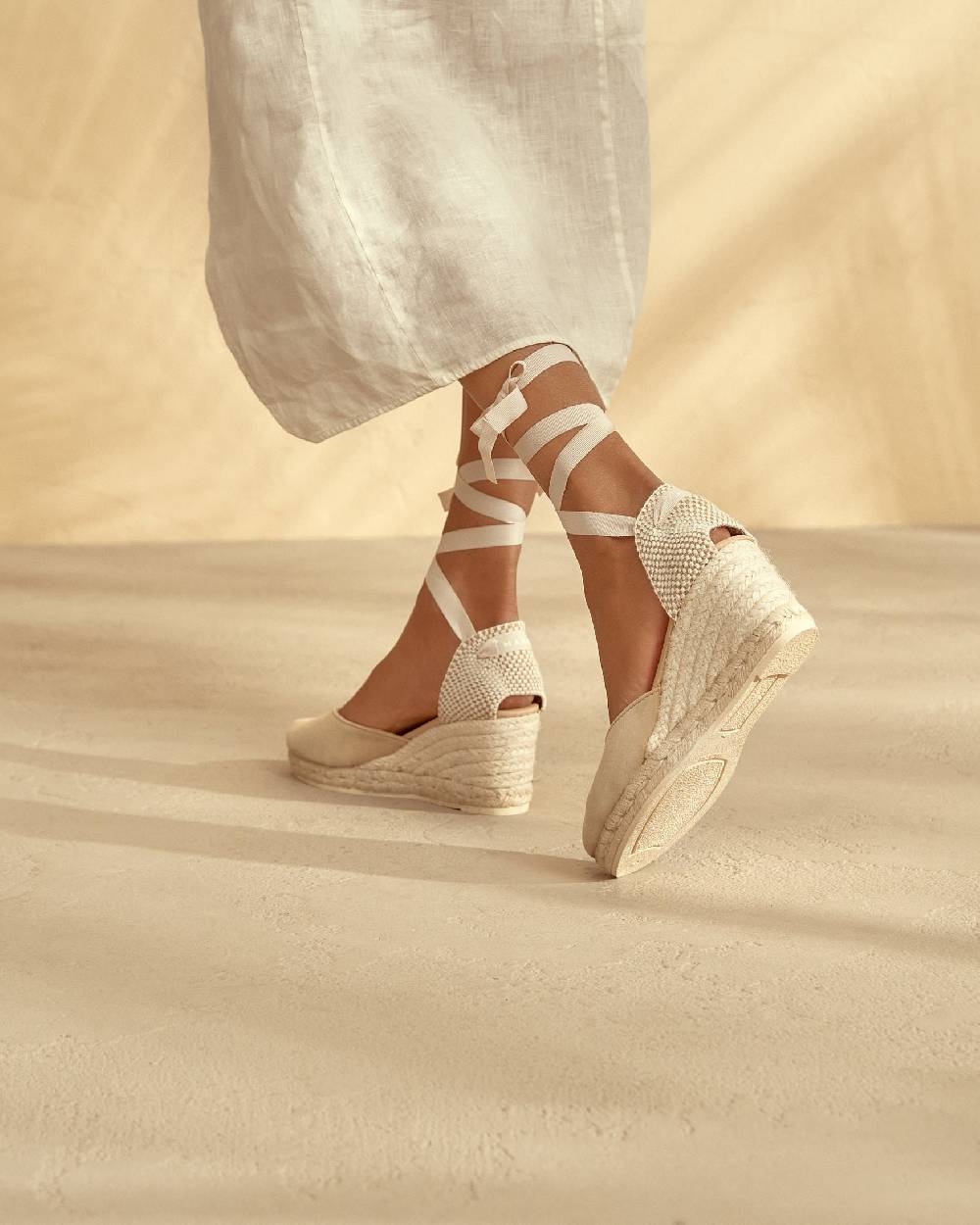 Manebí Soft Suede Low Wedge Espadrilles - Hamptons Champagne Beige Vendita