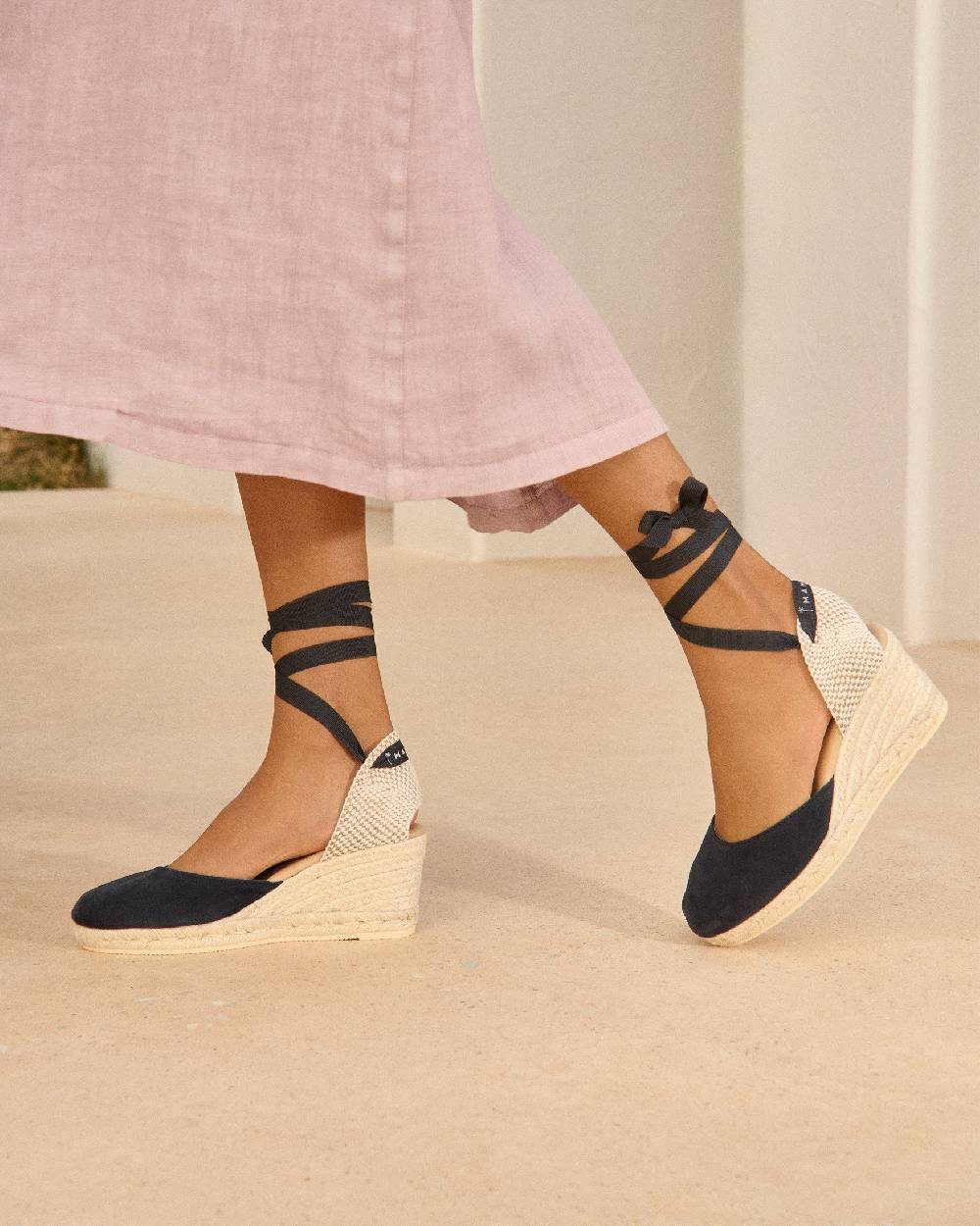 Manebí Soft Suede Low Wedge Espadrilles - Hamptons Patriot Blue Pezzi Unici