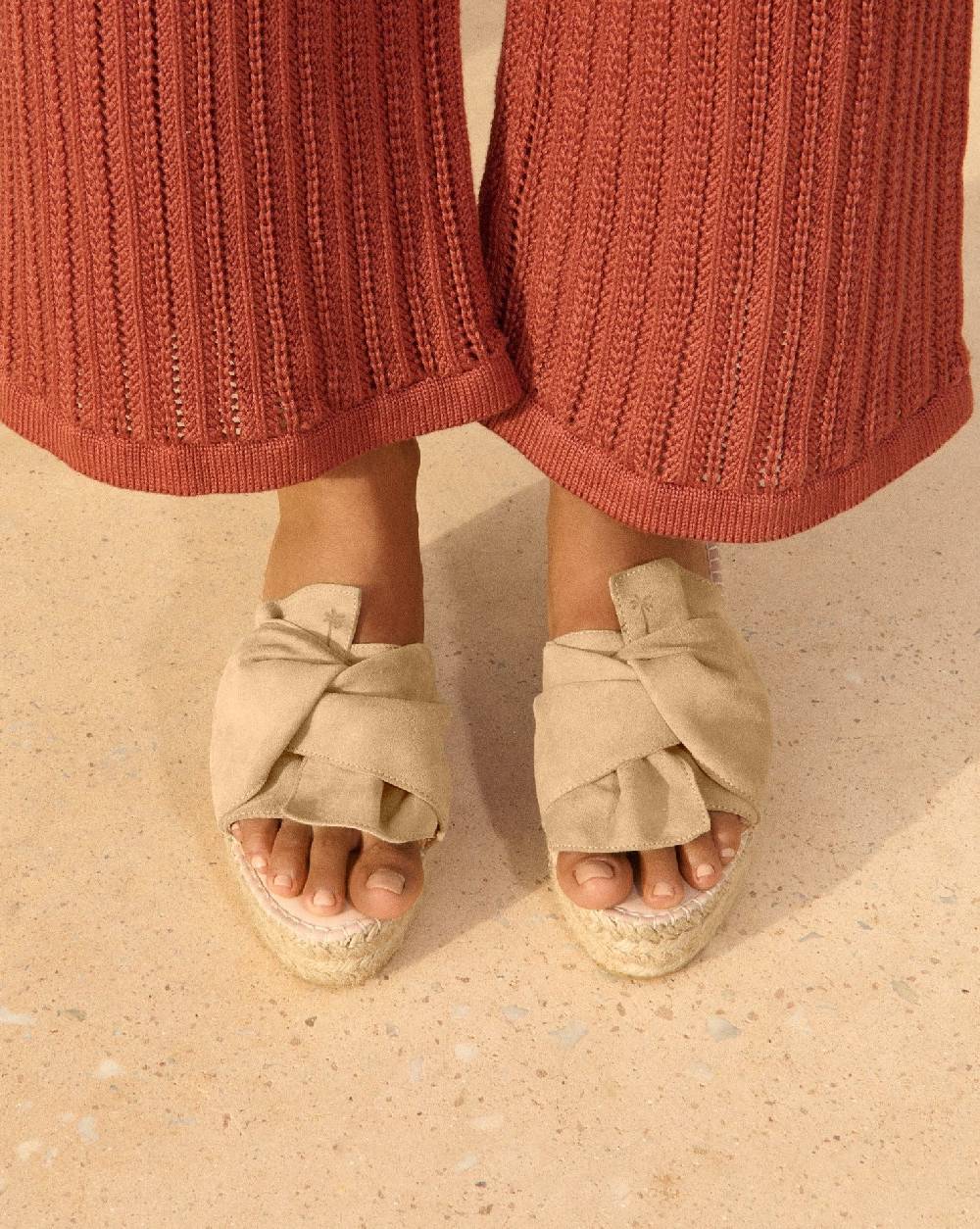 Manebí Soft Suede Platforms With Knot - Hamptons Champagne Beige Soddisfazione Garantita