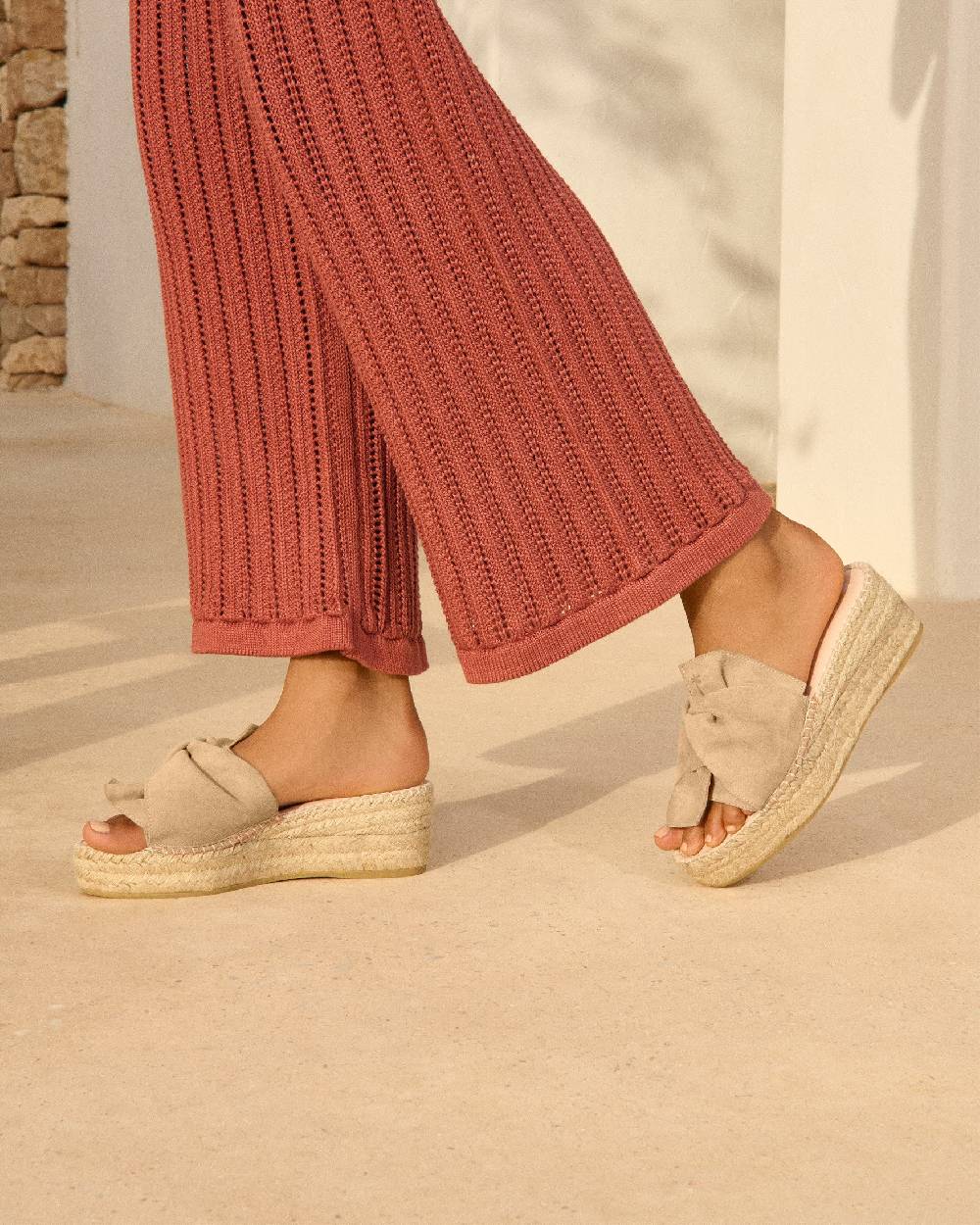 Manebí Soft Suede Platforms With Knot - Hamptons Champagne Beige Soddisfazione Garantita