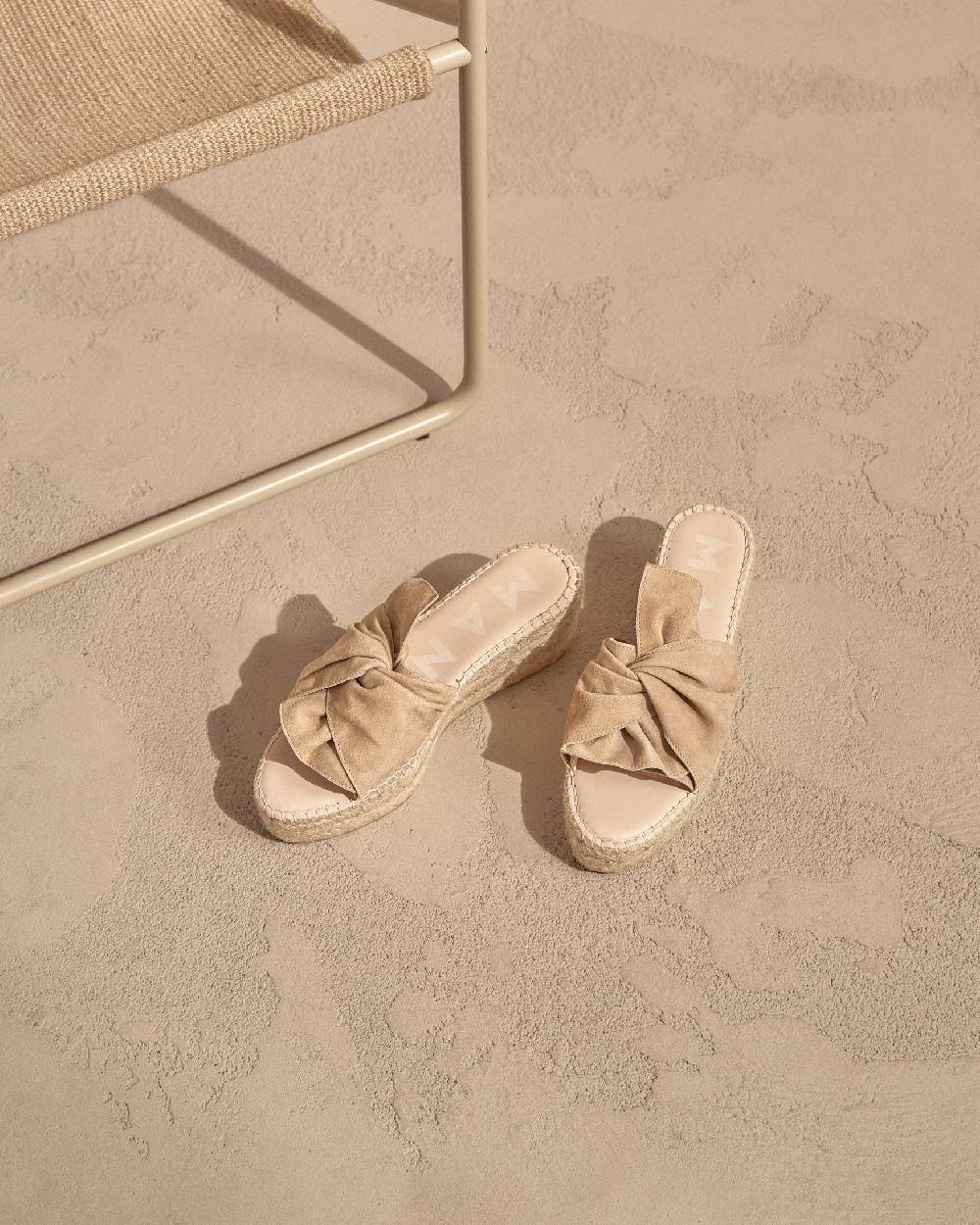 Manebí Soft Suede Platforms With Knot - Hamptons Champagne Beige Soddisfazione Garantita