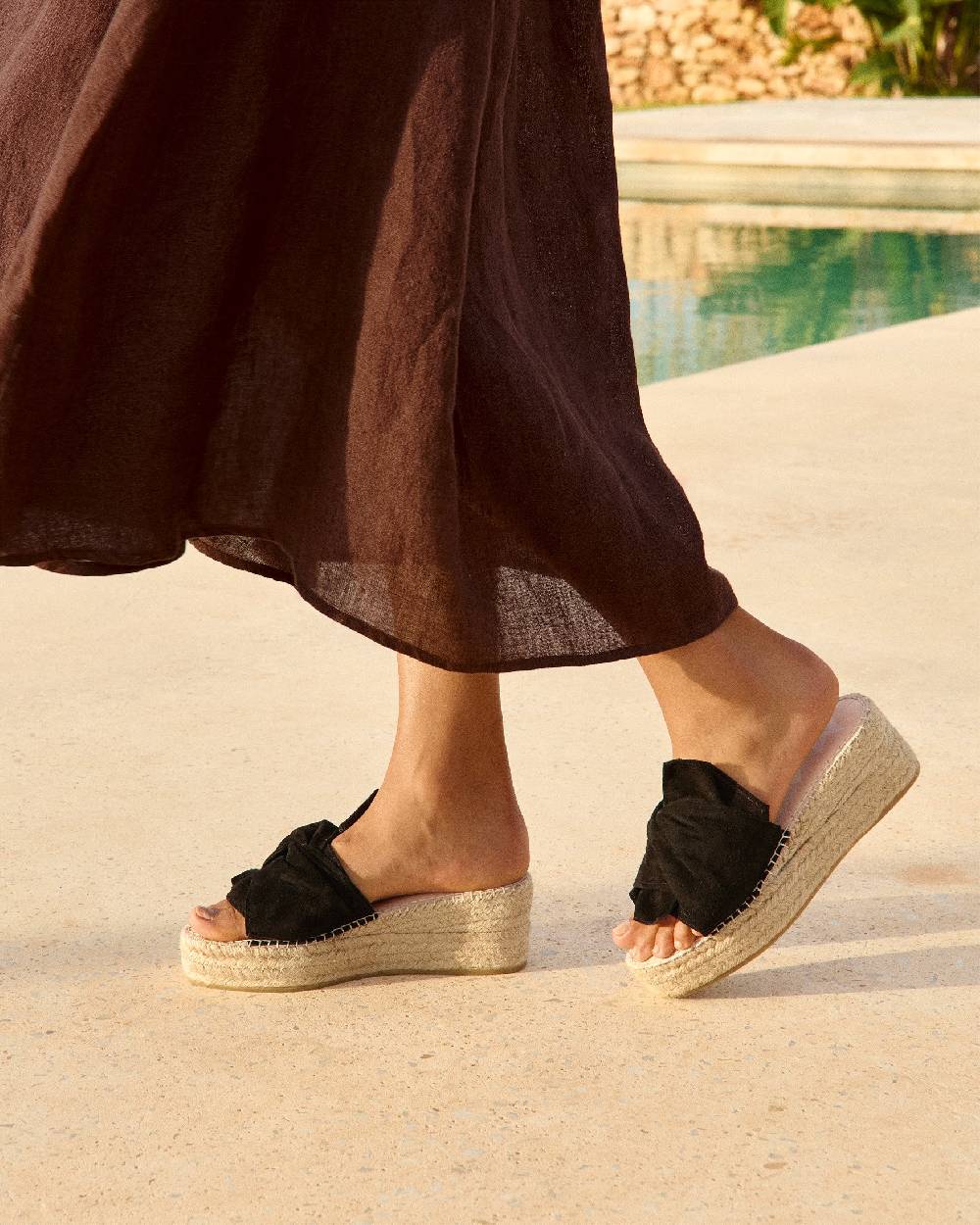 Manebí Soft Suede Platforms With Knot - Hamptons Black Qualità Garantita