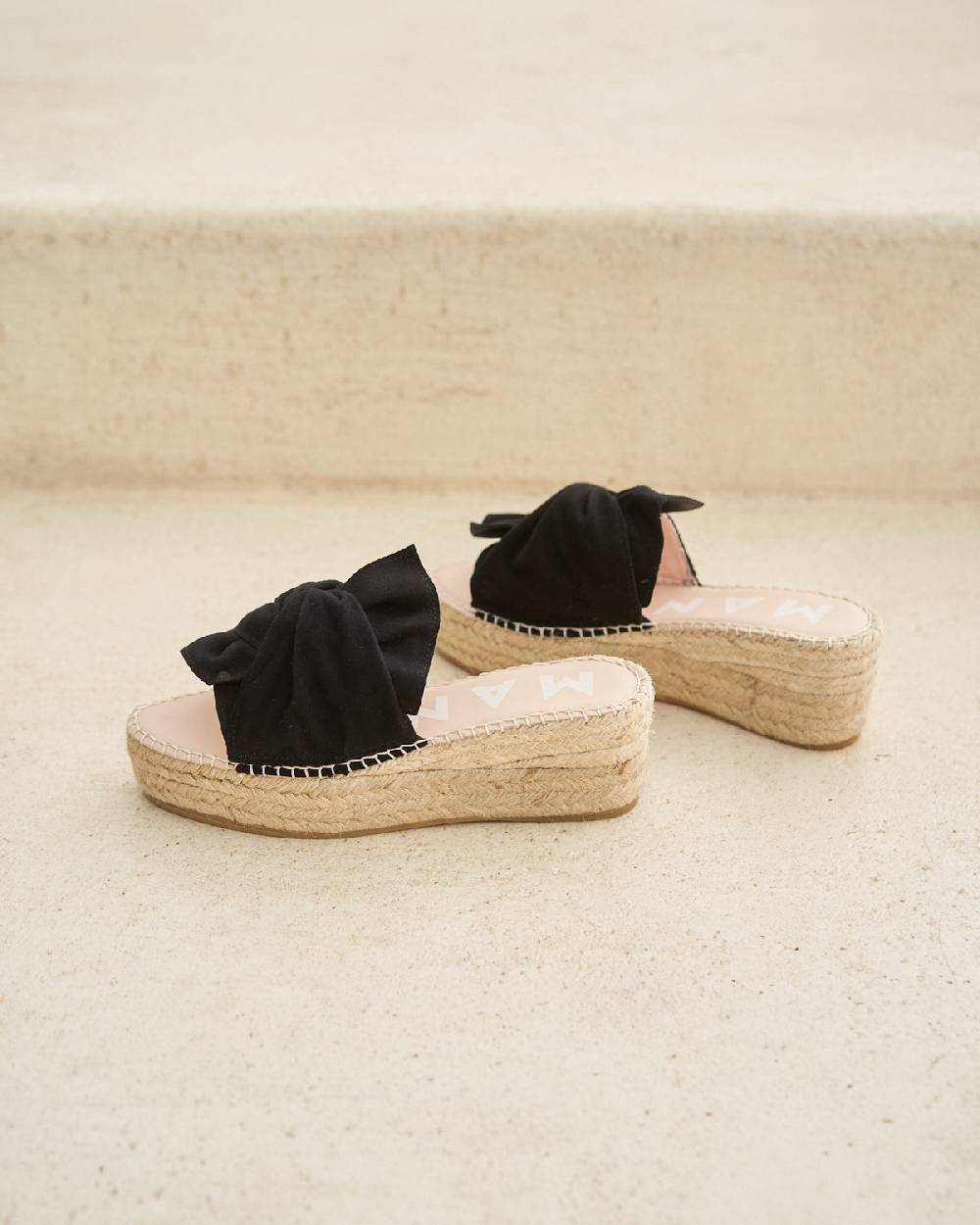 Manebí Soft Suede Platforms With Knot - Hamptons Black Qualità Garantita