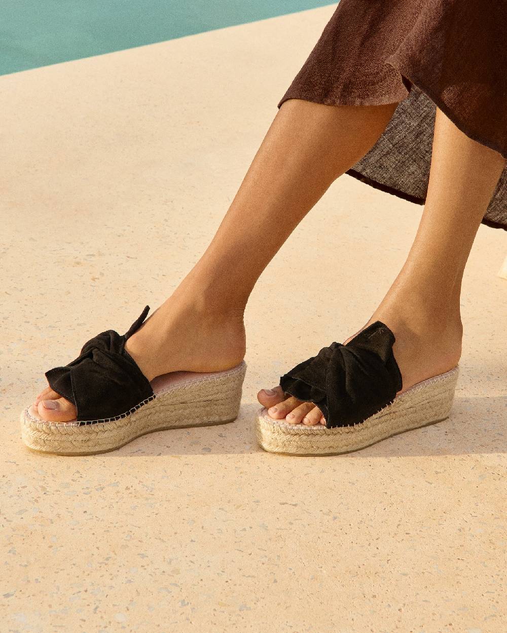 Manebí Soft Suede Platforms With Knot - Hamptons Black Qualità Garantita
