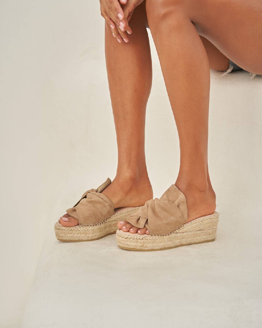 Manebí Soft Suede Platforms With Knot - Hamptons Vintage Taupe Negozi Online
