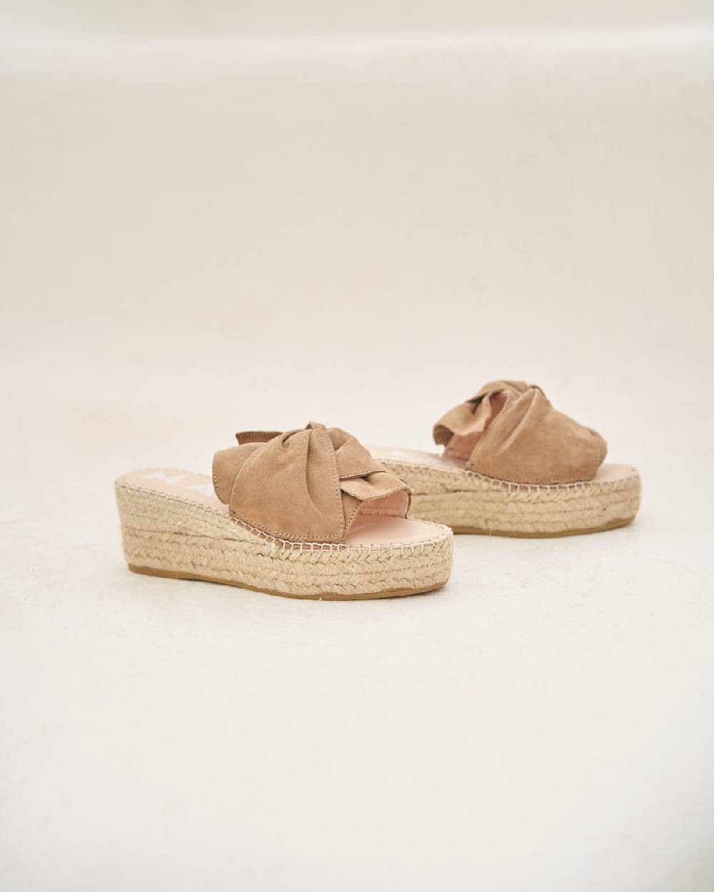 Manebí Soft Suede Platforms With Knot - Hamptons Vintage Taupe Negozi Online