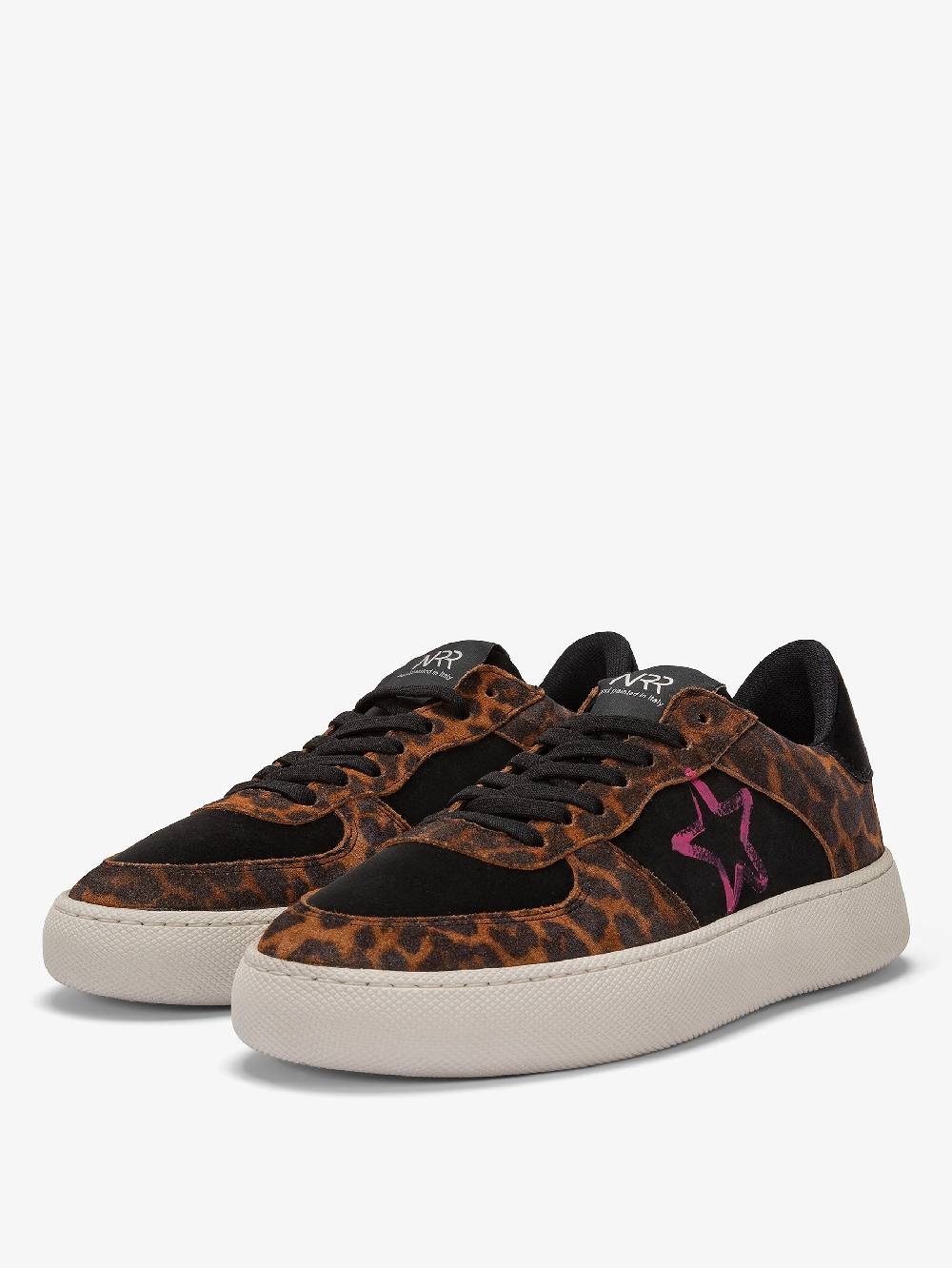 Nira Rubens ALFA BLACK LEO-STAR Presa