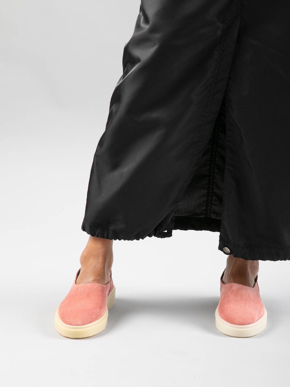 Officine Creative MUSKRAT 101 Sneaker in Pelle Scamosciata Tortora Qualità