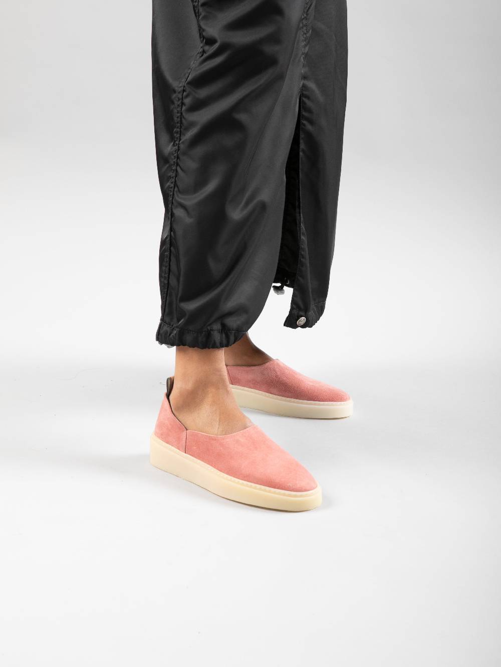 Officine Creative MUSKRAT 101 Sneaker in Pelle Scamosciata Rosa Vendita