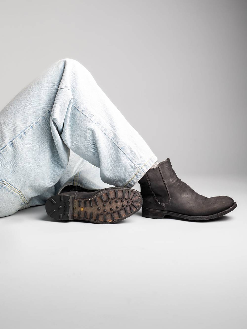 Officine Creative ARBUS 021 Stivaletti Chelsea in Pelle Grigia Esporta salva