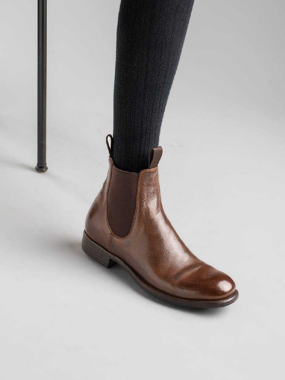 Officine Creative CALIXTE 004 Stivaletti Chelsea in Pelle Grigia Italia